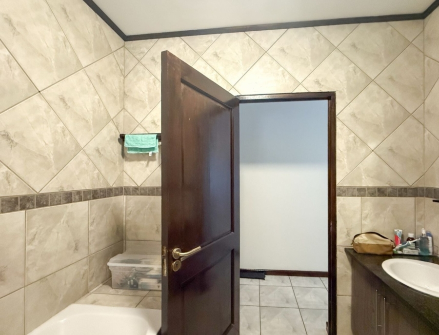 To Let 4 Bedroom Property for Rent in Xanadu Nature Estate North West